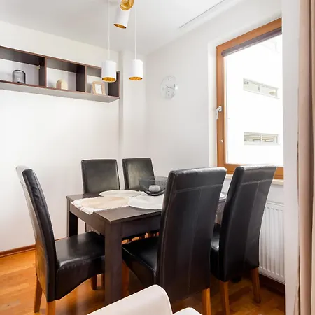 Metro Wilanowska Cosy Apartment Warsaw