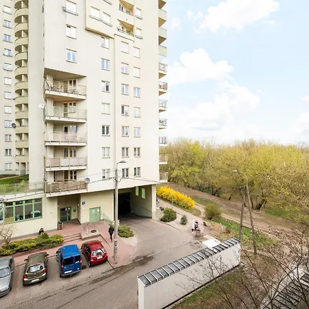 Metro Wilanowska Cosy By Bookinghost *