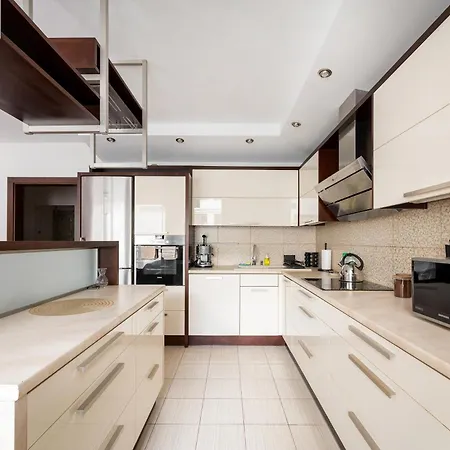 Metro Wilanowska Cosy Apartment Warsaw