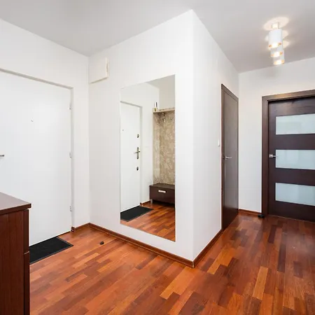 Metro Wilanowska Cosy By Bookinghost