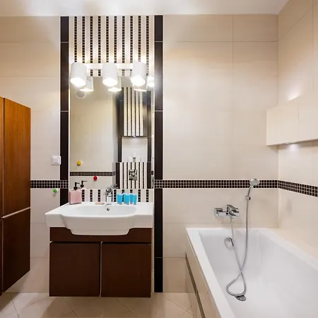 Metro Wilanowska Cosy By Bookinghost Apartment