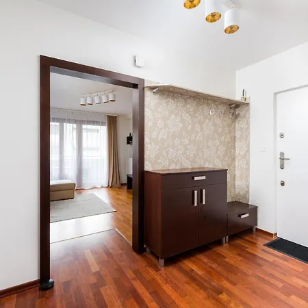 Metro Wilanowska Cosy Apartment Warsaw