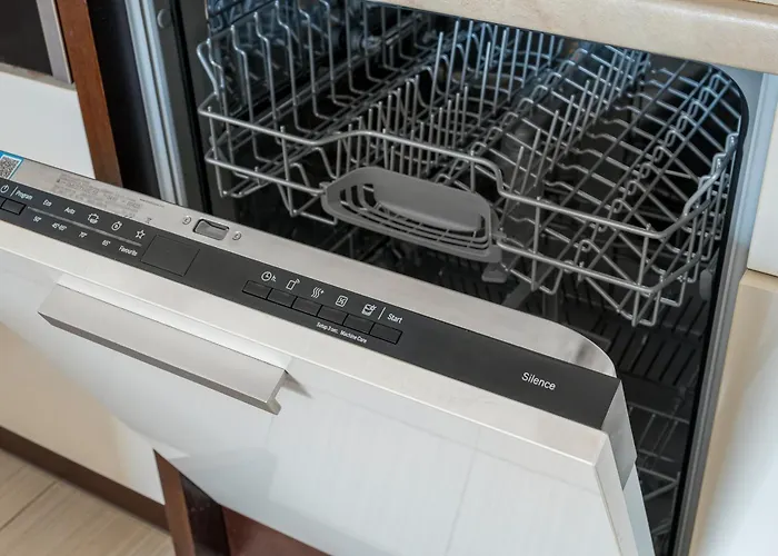 Metro Wilanowska Cosy By Bookinghost